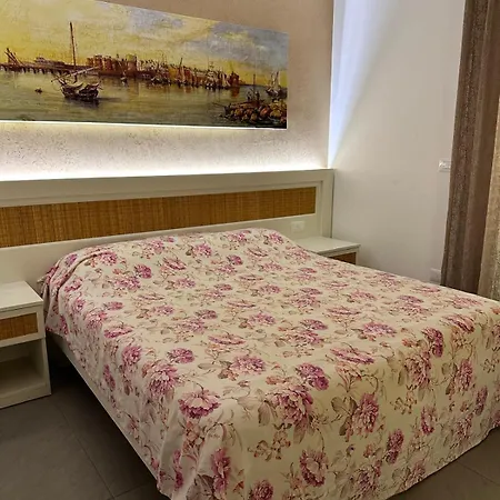 La Bussola 住宿加早餐酒店 3*